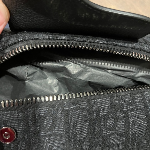 Dior Toiletry Bag - Picture 10 of 10